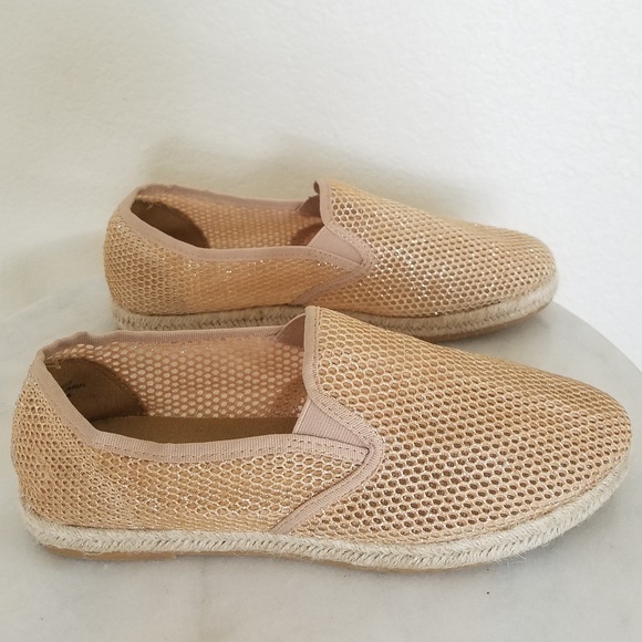 Rouge mesh gold shoes. - Picture 6 of 8